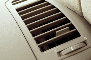 Comment nettoyer le système de climatisation de votre voiture