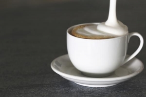 Comment faire mousser du lait sans machine à expresso