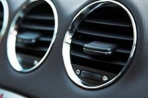 Comment se débarrasser des mauvaises odeurs du climatiseur de voiture
