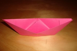 Comment faire un bateau en papier étape par étape