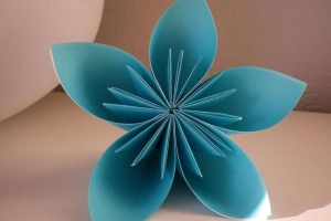 Comment faire une fleur à 5 pétales en origami