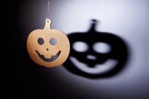 Comment faire des décorations d'halloween recyclées et bon marché