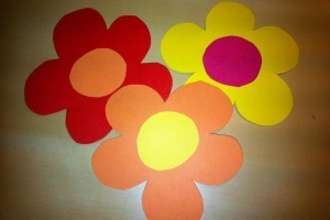 Comment faire des fleurs simples avec du papier étape par étape