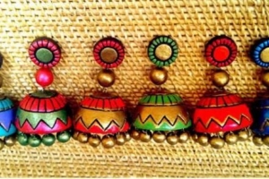 Comment faire des jhumkas en terre cuite