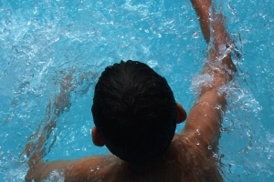 Comment enseigner la natation à un enfant